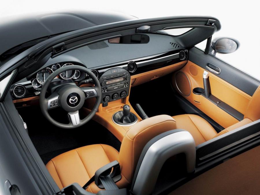  Mazda MX-5 Roadster Coupe 2006 года  (фото 11 из 212)
